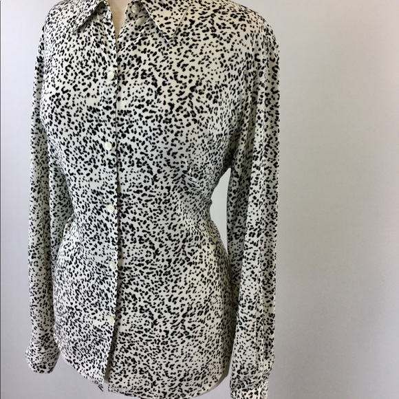 Liz Claiborne Designer animal Print blouse (B-61) - Picture 2 of 4